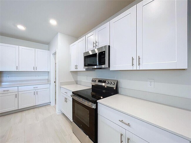 Building Photo - 17498 Happytrails St