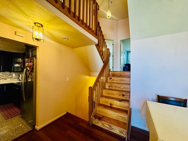 Building Photo - 237 South St