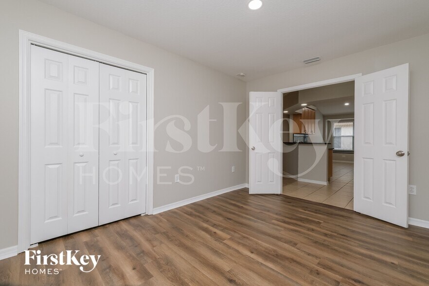 Building Photo - 10107 Arbor Run Dr