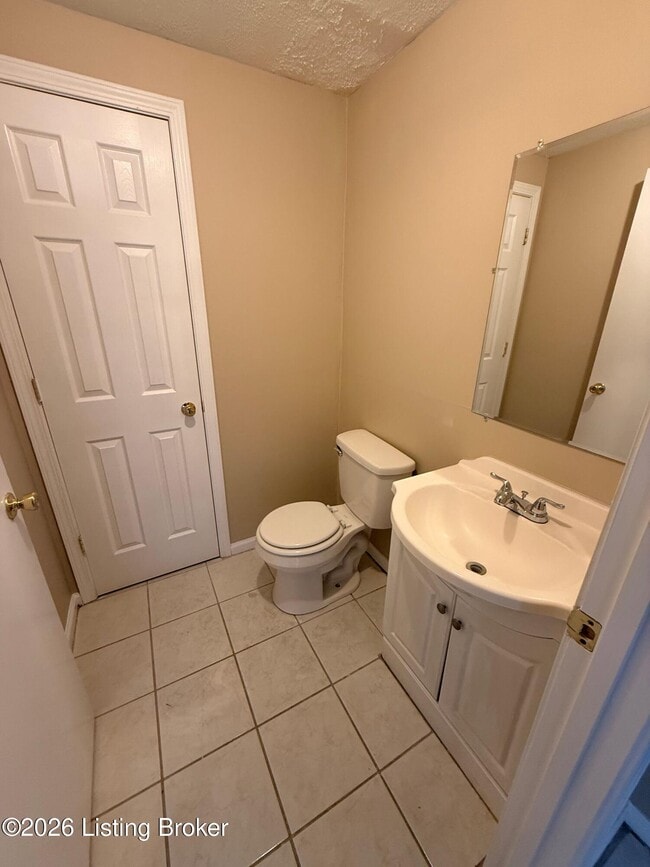 Building Photo - 8401 Cloverport Dr