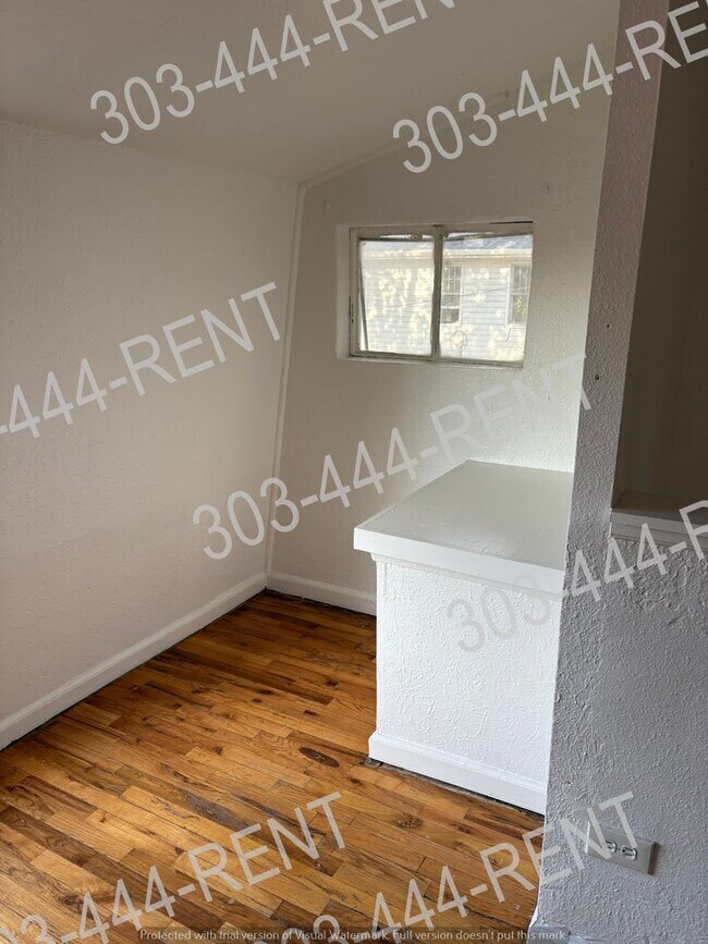 Building Photo - 10625