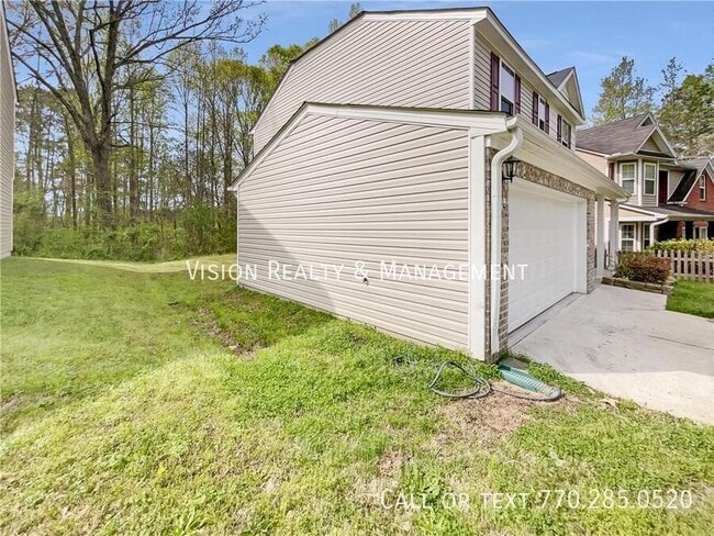 Building Photo - 745 Dot Dr