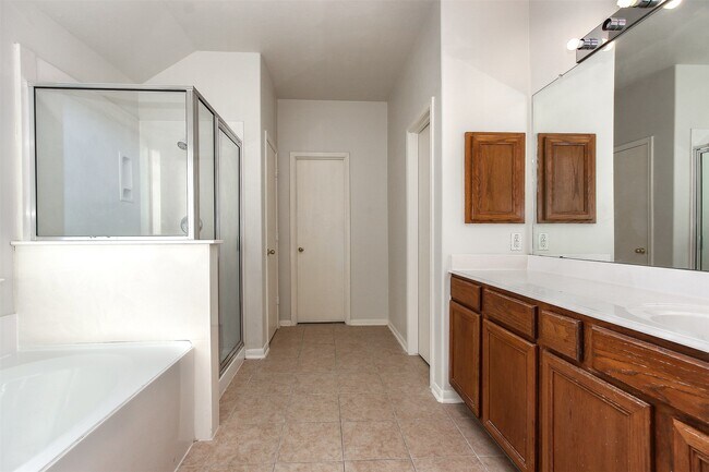 Building Photo - 6103 Menor Crest Dr