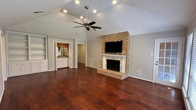 Building Photo - 11527 Cedar Creek Dr