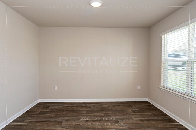 Building Photo - HALF-OFF DEPOSIT SPECIAL! Stunning 2-Story 4 BD 2.5 BA House in Spanish Fort!