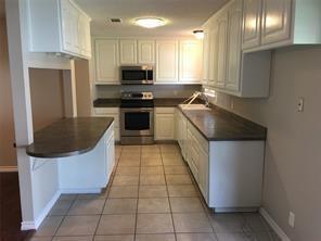 Building Photo - 528 Park Center Blvd