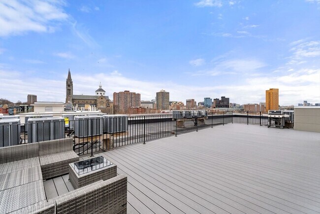 Building Photo - 1457 Tremont St