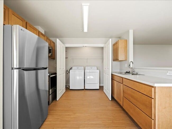 Building Photo - 6005C Chapel Hill Blvd