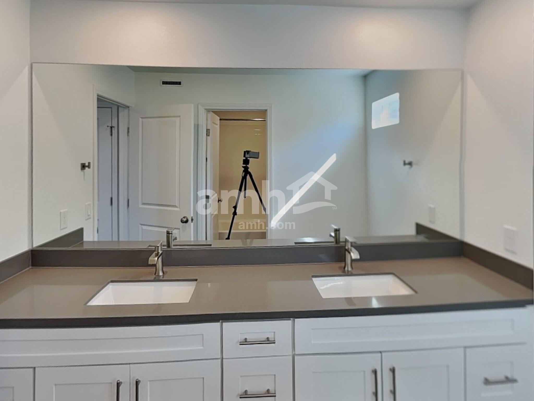 Building Photo - 8969 Tiger Tooth Ave