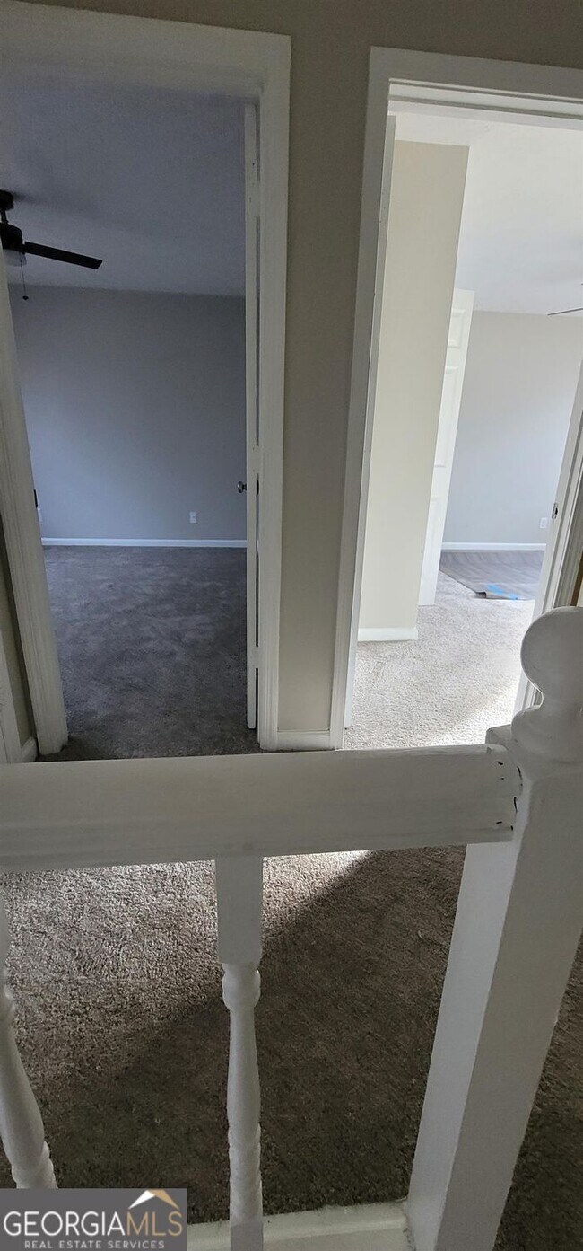 Building Photo - 2085 Lenoa Ln