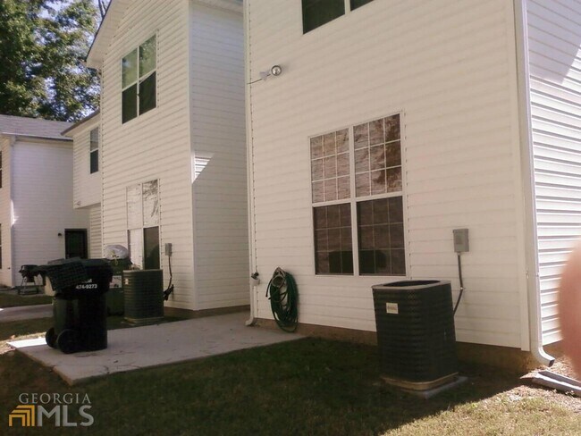 Building Photo - 7682 Creekside Ln