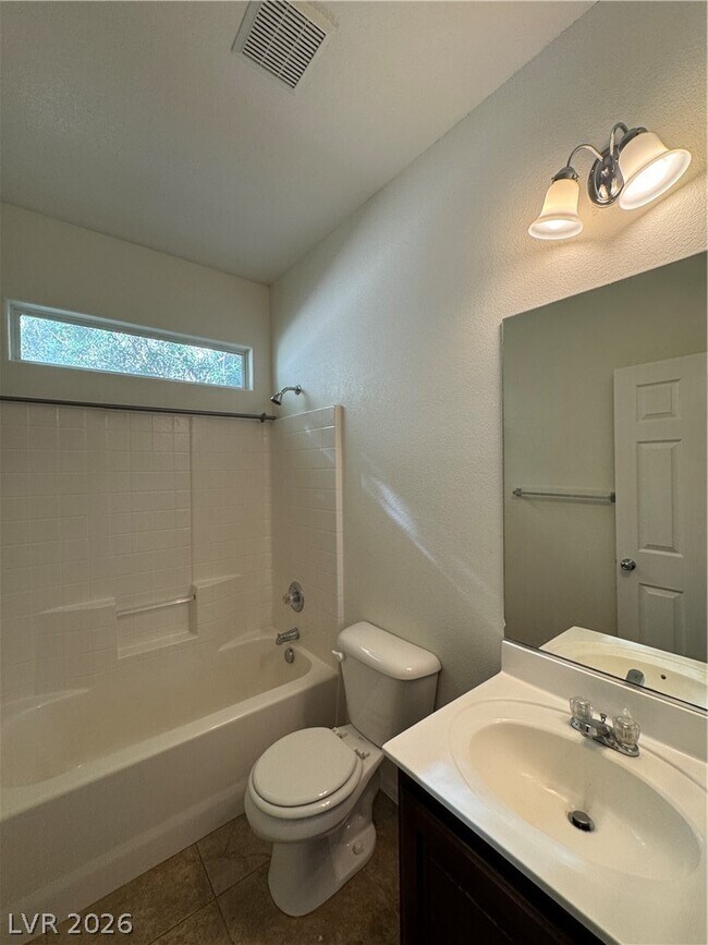 Building Photo - 1030 E Eldorado Ln