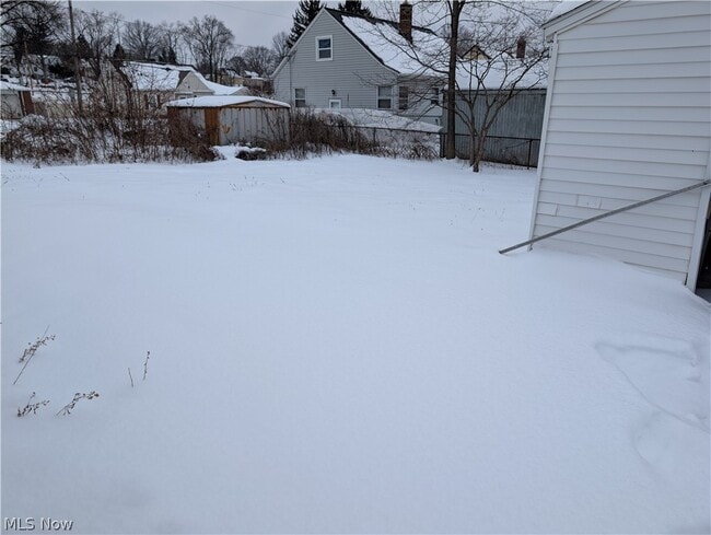 Building Photo - 637 E Wilbeth Rd