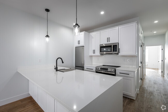 Interior Photo - 25 Church St