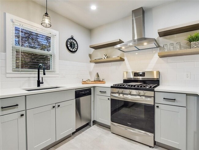 Building Photo - 3304 Robinson Ave