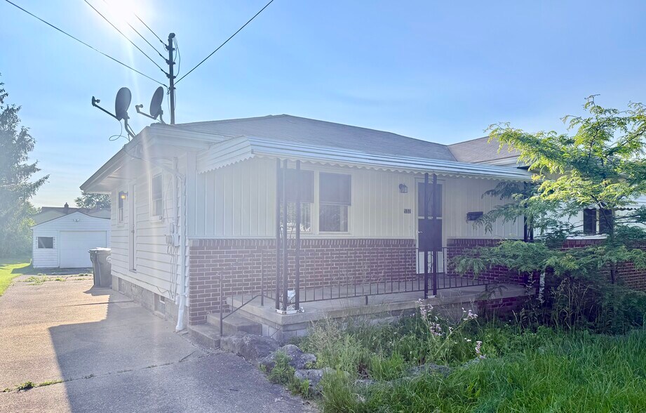 Building Photo - 532 N Dunlap Ave