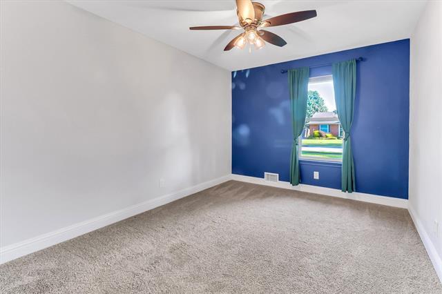 Building Photo - 623 Greenleaf Dr