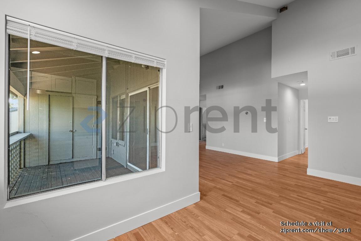 Building Photo - 355 Parkview Terrace