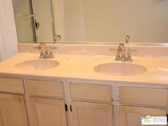 Building Photo - 1131 Campbell St