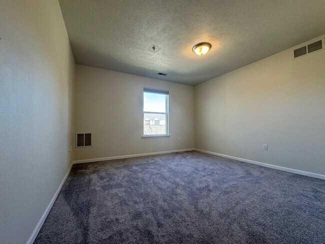 Building Photo - 1567 Weatherstone Dr