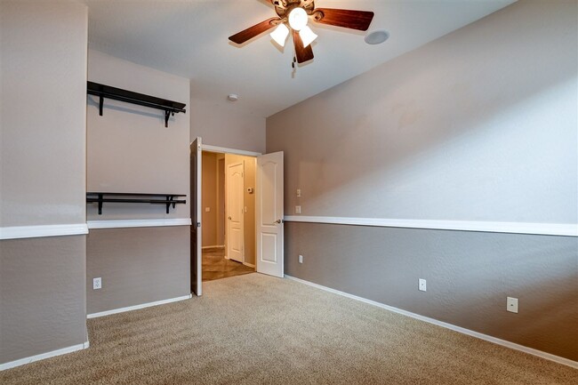 Building Photo - 4 bedroom 2 bath home in Highlands Ranch n...