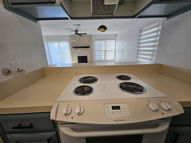 Building Photo - 6806 Old Quarry Ln