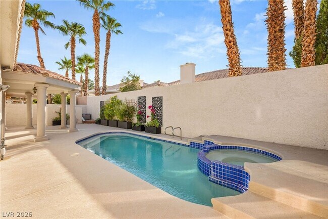 Building Photo - 1605 Shadow Rock Dr