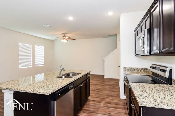 Building Photo - 6005 Mojave Dr