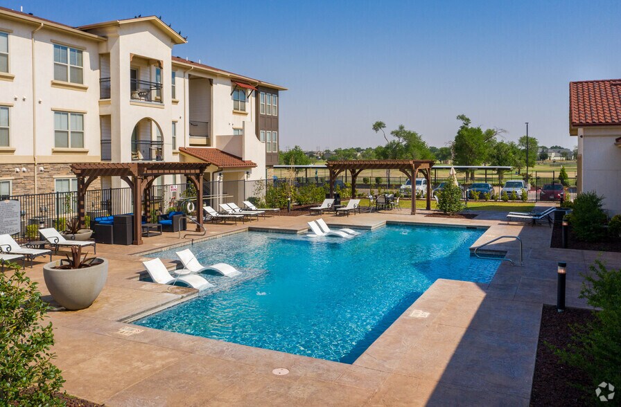 El Mirador Apartments at Elm Park 3210 Oak Ridge Ave Lubbock TX 79407