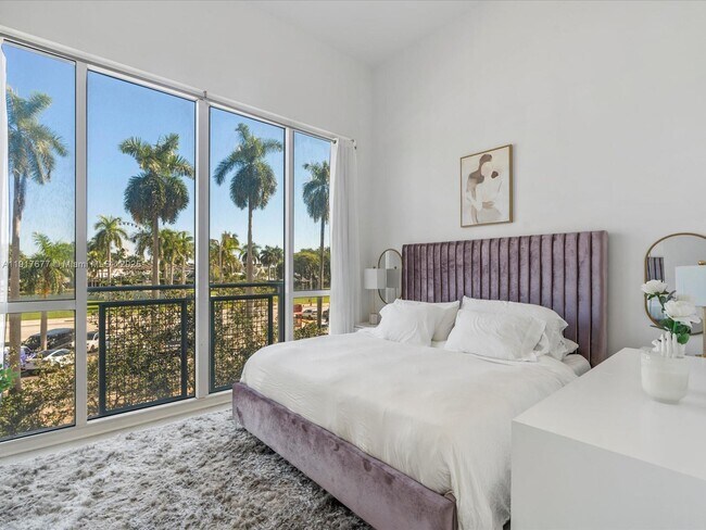 Building Photo - 253 NE 2nd St