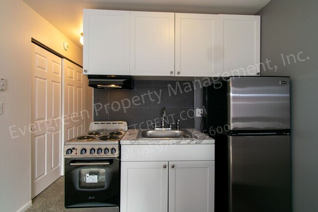 Building Photo - 500 Laporte Ave