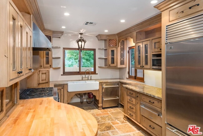 Building Photo - 16141 Bayberry Pl