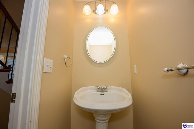 Building Photo - 114 W Mandarin Ct