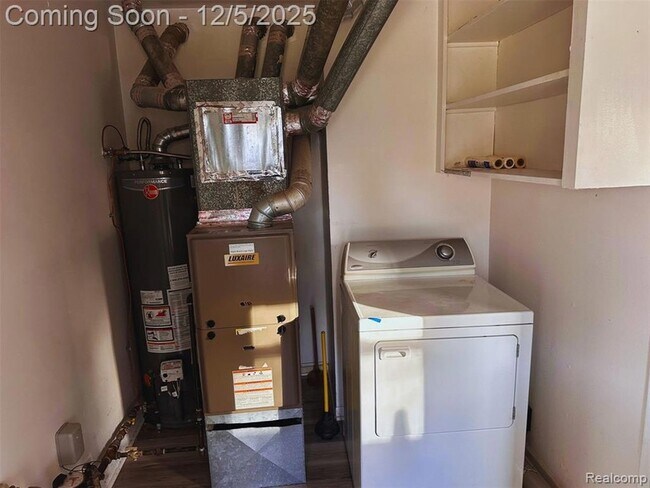 Building Photo - 110 Hamata Ave