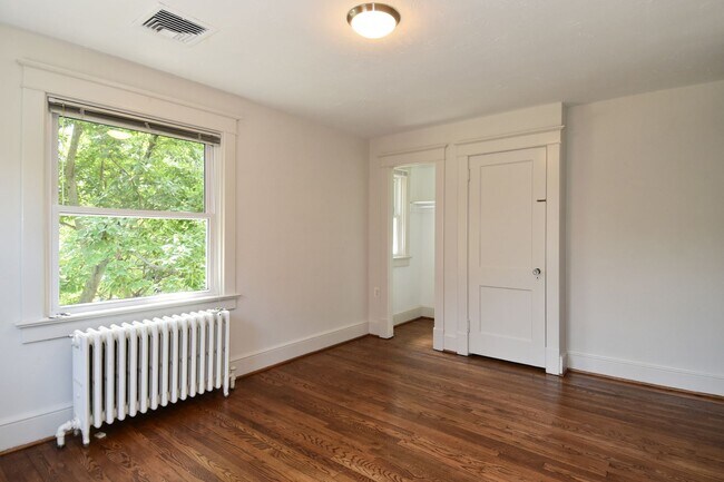 Building Photo - 633 24th St S