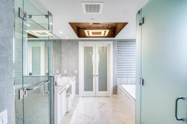 Building Photo - 1 Water Clb Wy