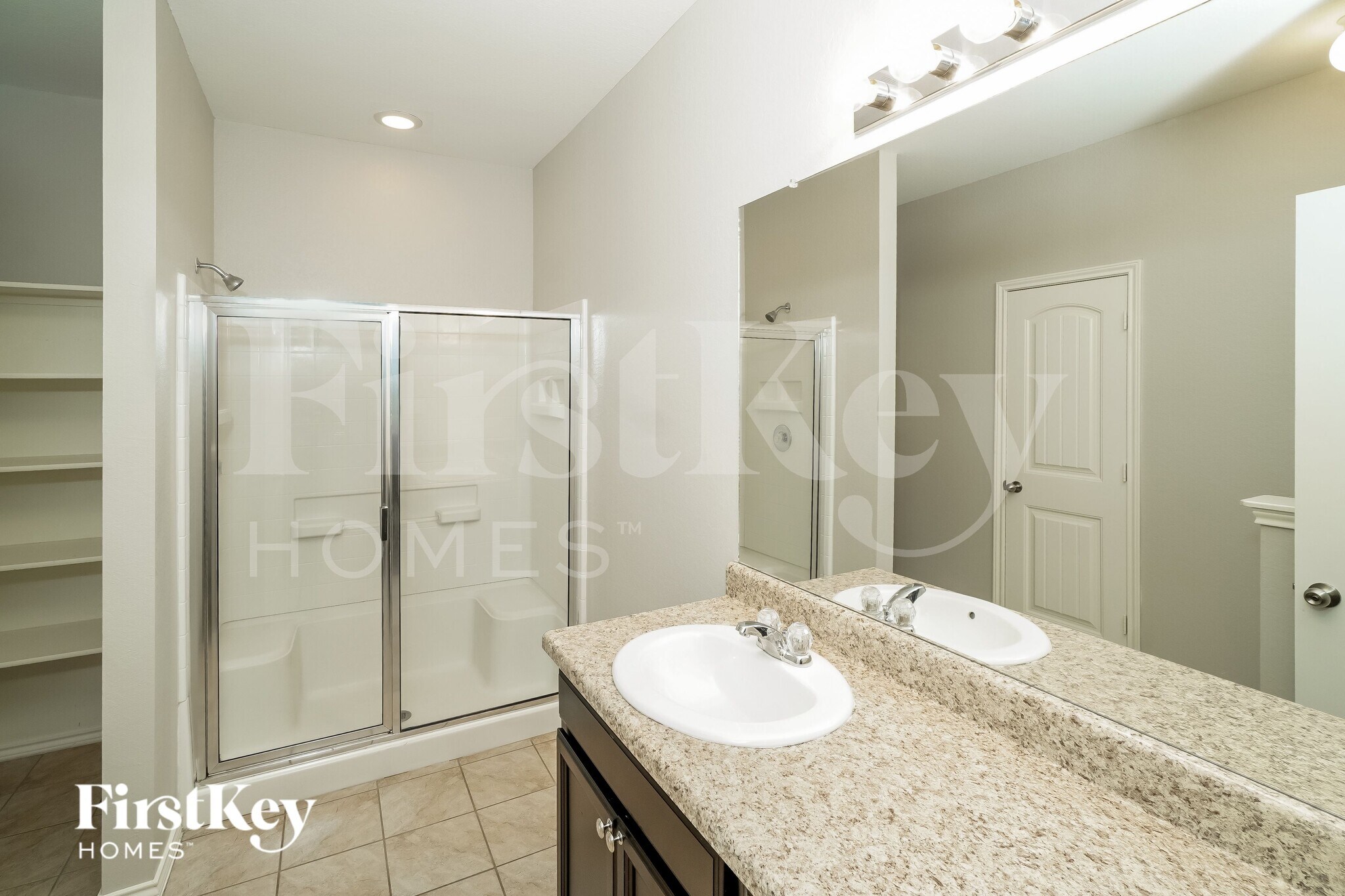 Building Photo - 1013 DUMFRIES Dr