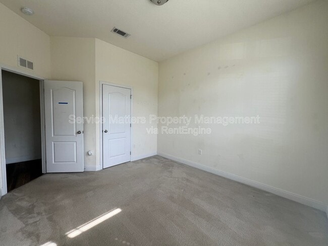 Building Photo - 7037 Season Dr