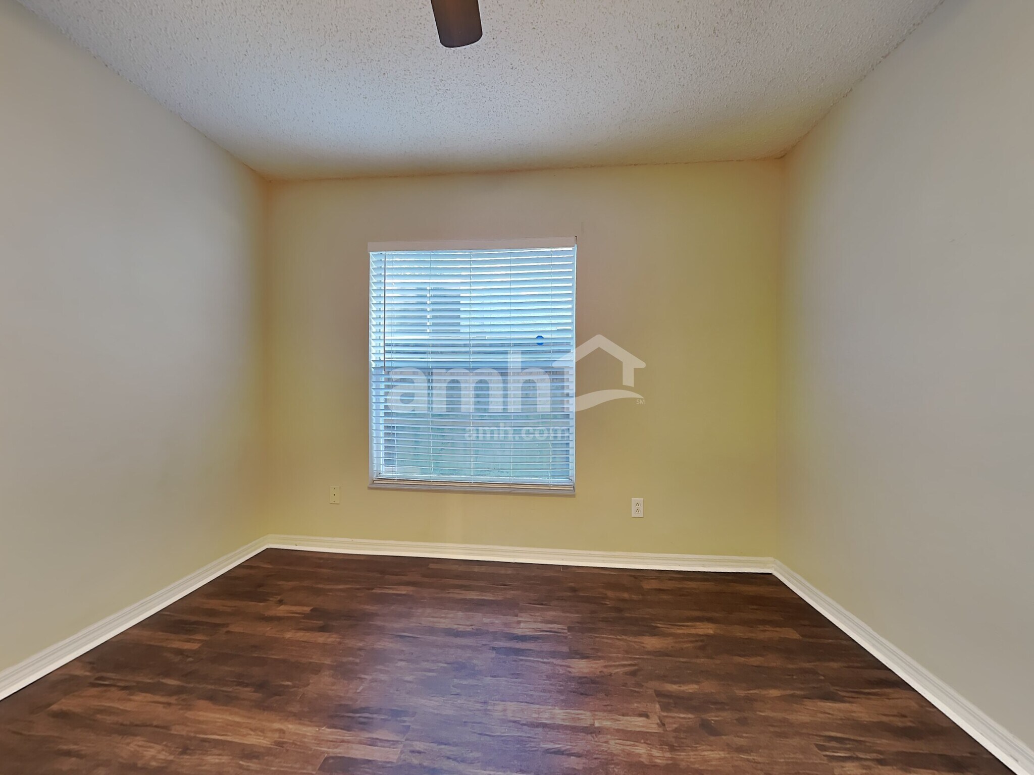 Building Photo - 17758 Oak Bridge St