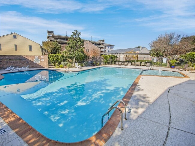 Building Photo - 6440 Olympia Dr