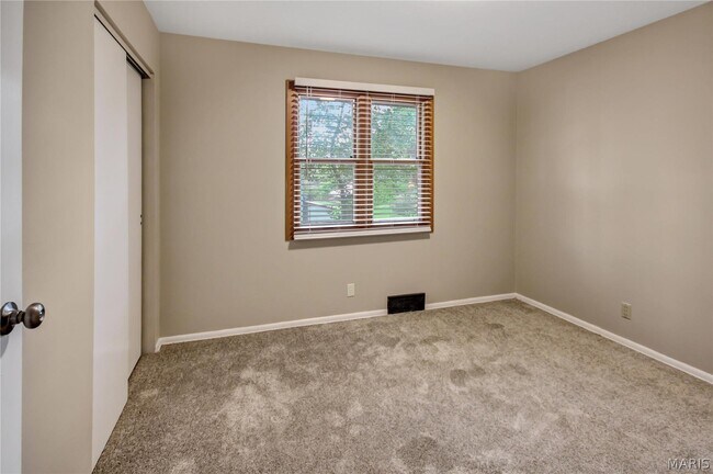 Building Photo - 3 Pem Rd