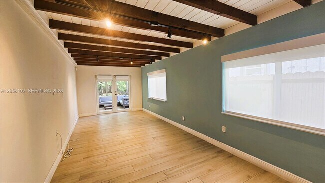 Building Photo - 6550 SW 28th St