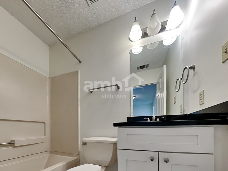 Building Photo - 821 Rain Dance Way