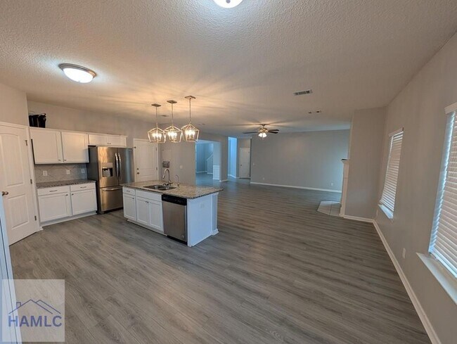 Building Photo - 29 Labrador Ln