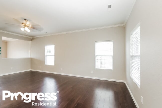 Building Photo - 910 Willow Wind Dr