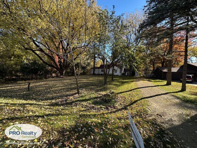 Building Photo - 3 Bedroom House **$1,000.00 off January's Rent with a January 2026 Move In**