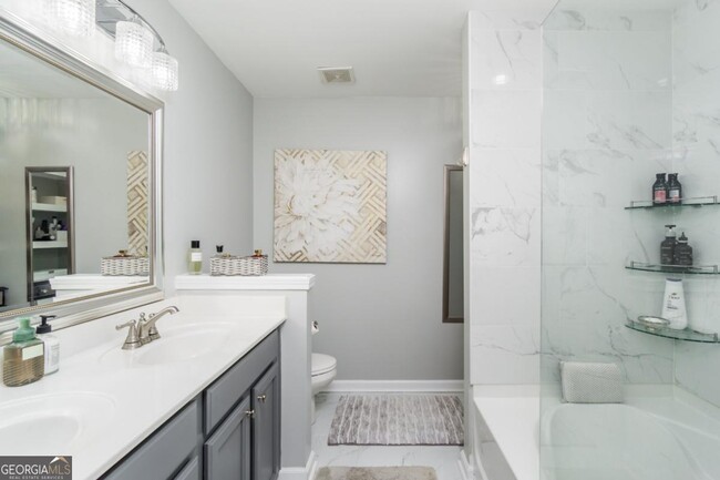 Building Photo - 2449 Suwanee Pointe Dr