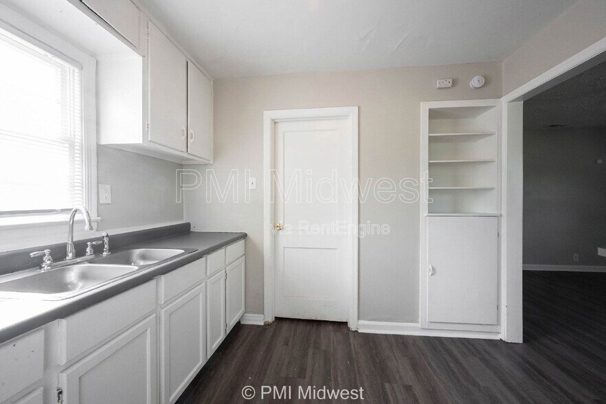 Building Photo - 5959 E 24th St