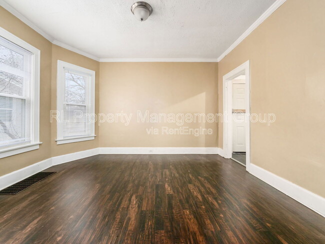 Building Photo - 730 Siebert St