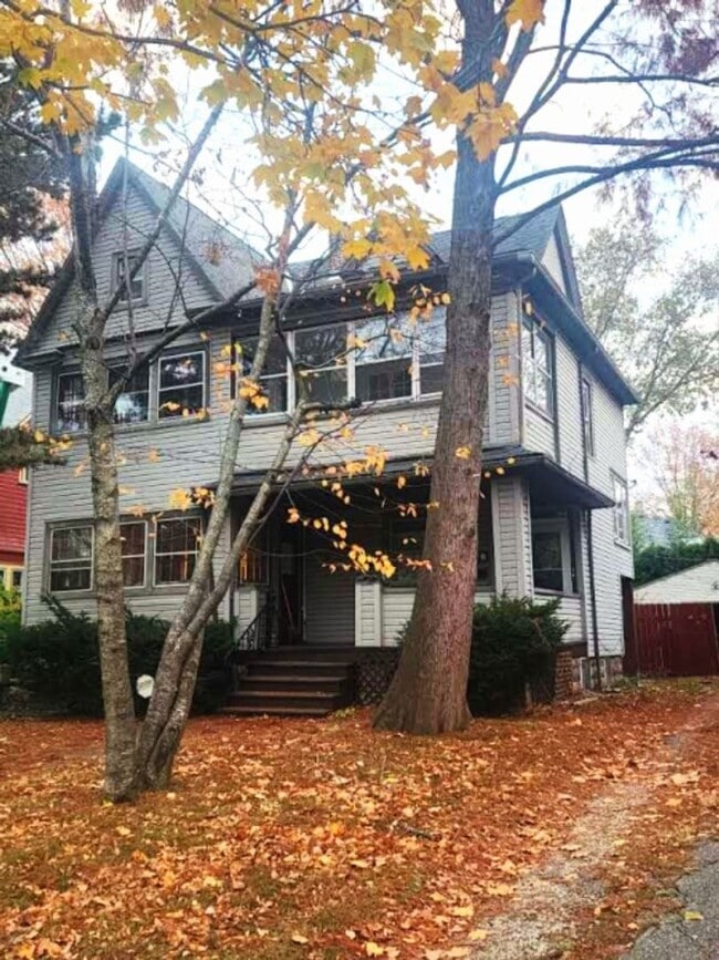 Building Photo - 1319-21 W. 111